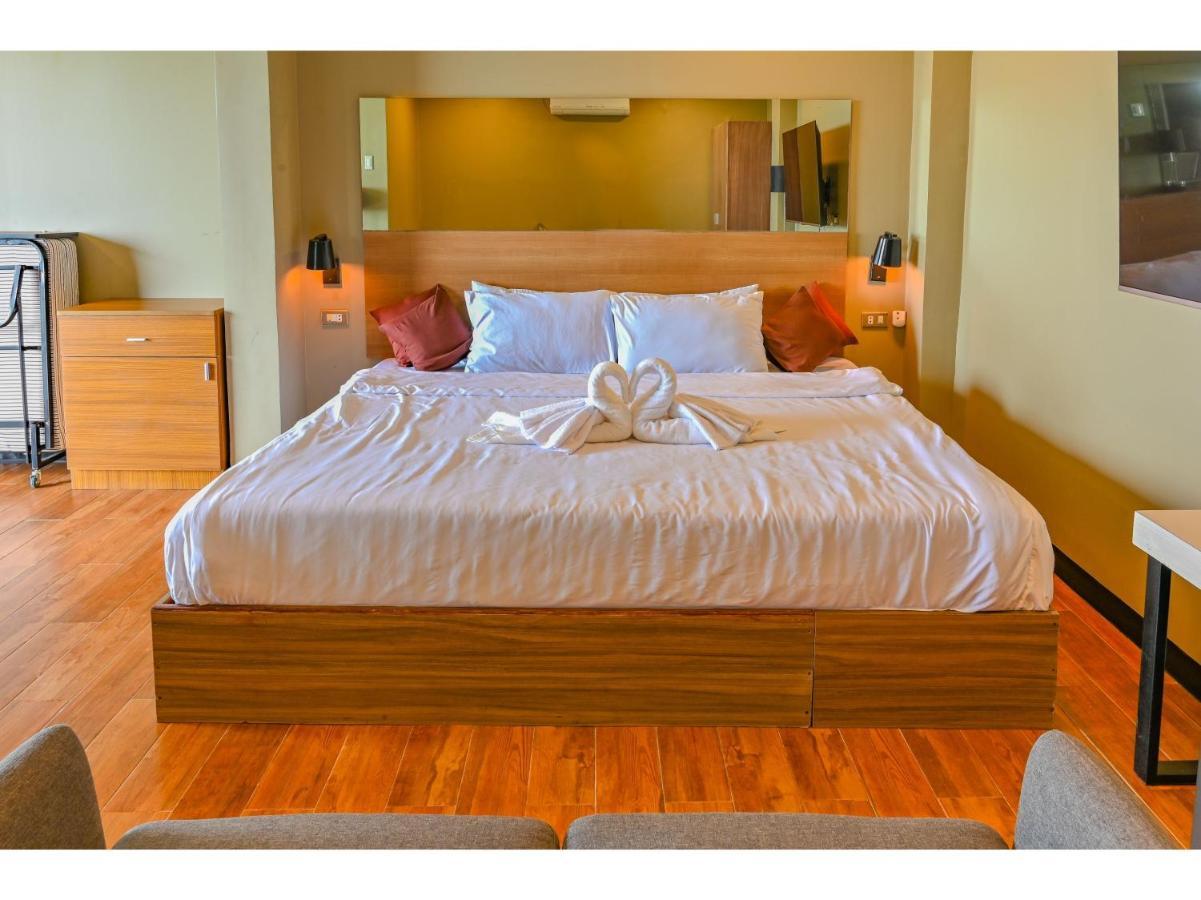 Capital O 890 Nami Hotel Tagaytay タガイタイ エクステリア 写真