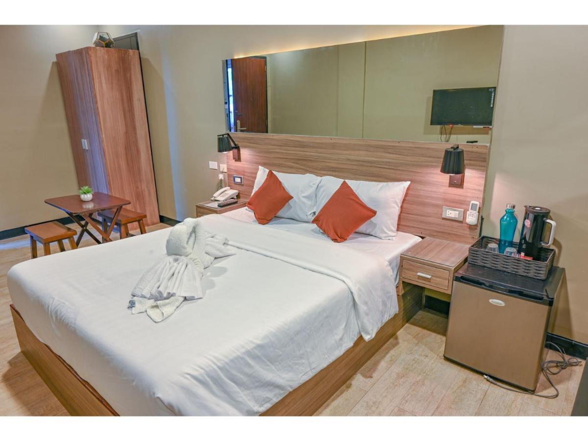 Capital O 890 Nami Hotel Tagaytay タガイタイ エクステリア 写真
