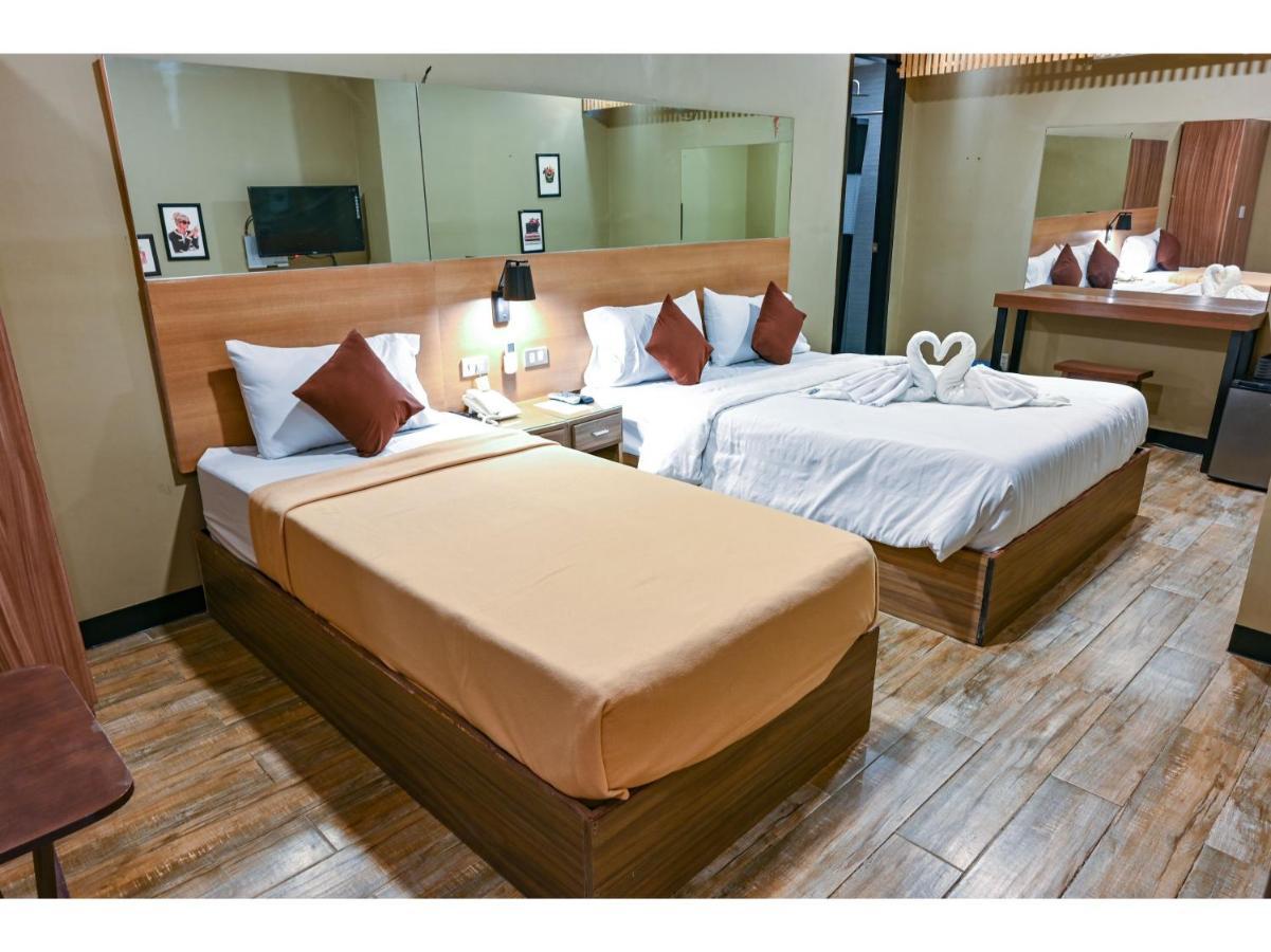 Capital O 890 Nami Hotel Tagaytay タガイタイ エクステリア 写真